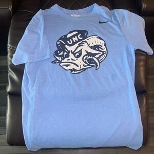 Men’s The Nike Tee UNC Tarheel t shirt